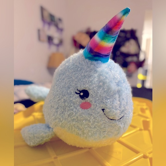 Hug Me Festive Voice Narwhal Plushie - Picture 3 of 4